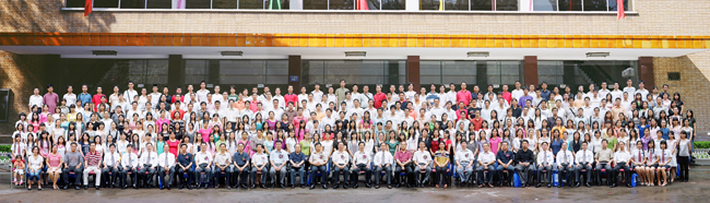 达德教育2008年自考独立办班学员毕业合影